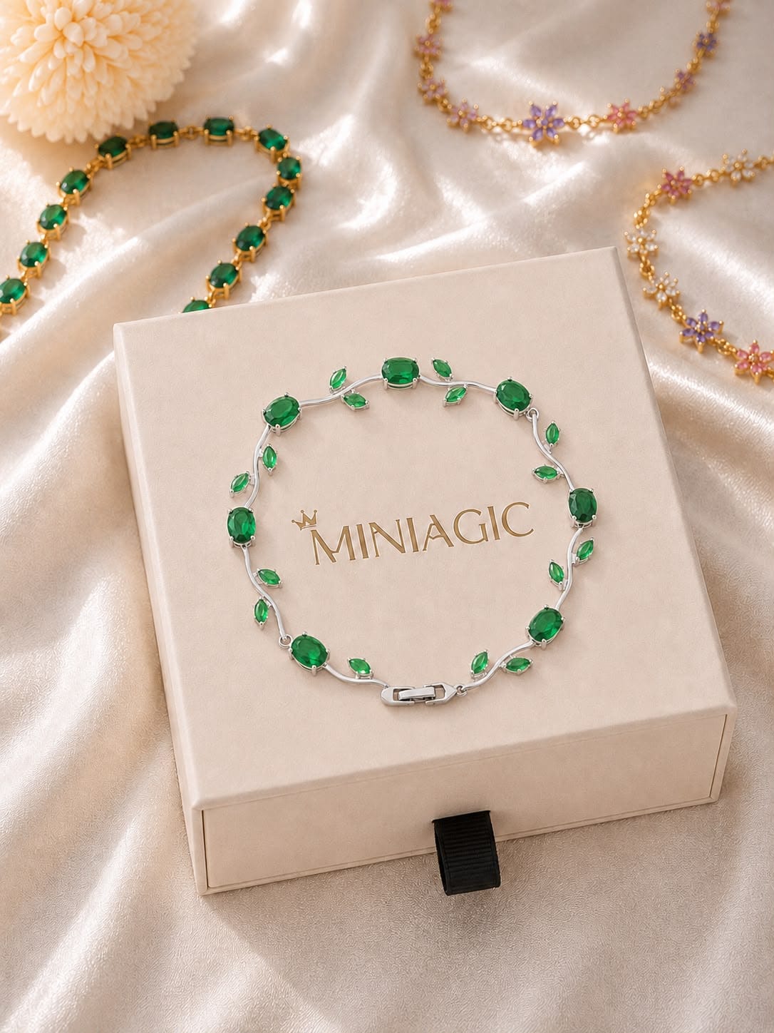 Emerald Green Tulip Bracelet - Silver Plated
